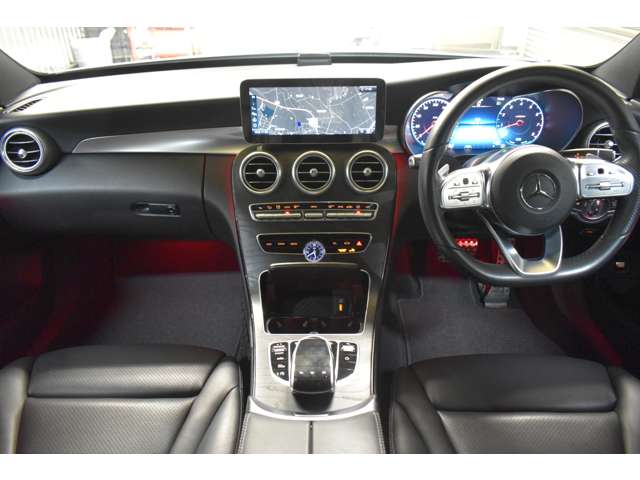 メルセデスベンツ Ｃクラス Ｃ２００ ローレウス エディション （ＢＳＧ搭載モデル） スポーツプラスパッケージ R1年 (関東) 99