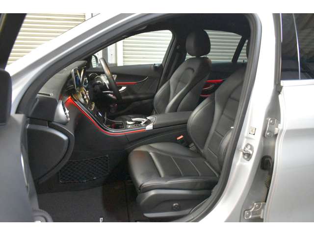 メルセデスベンツ Ｃクラス Ｃ２００ ローレウス エディション （ＢＳＧ搭載モデル） スポーツプラスパッケージ R1年 (関東) 99