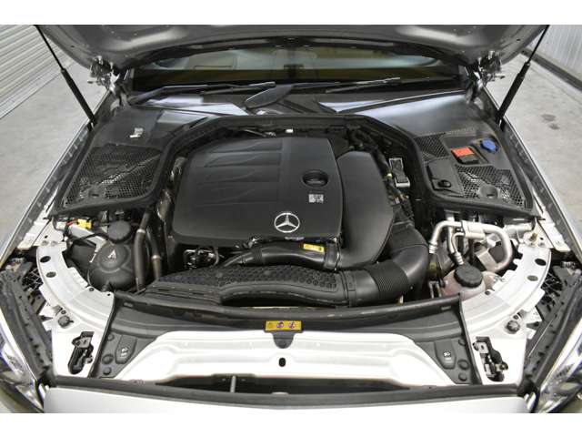 メルセデスベンツ Ｃクラス Ｃ２００ ローレウス エディション （ＢＳＧ搭載モデル） スポーツプラスパッケージ R1年 (関東) 99