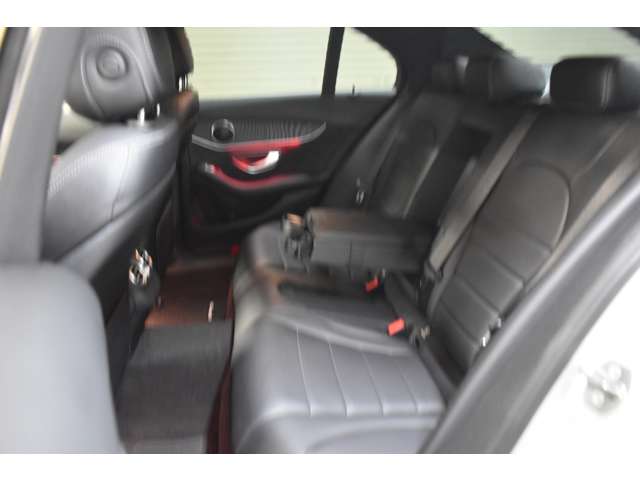 メルセデスベンツ Ｃクラス Ｃ２００ ローレウス エディション （ＢＳＧ搭載モデル） スポーツプラスパッケージ R1年 (関東) 99