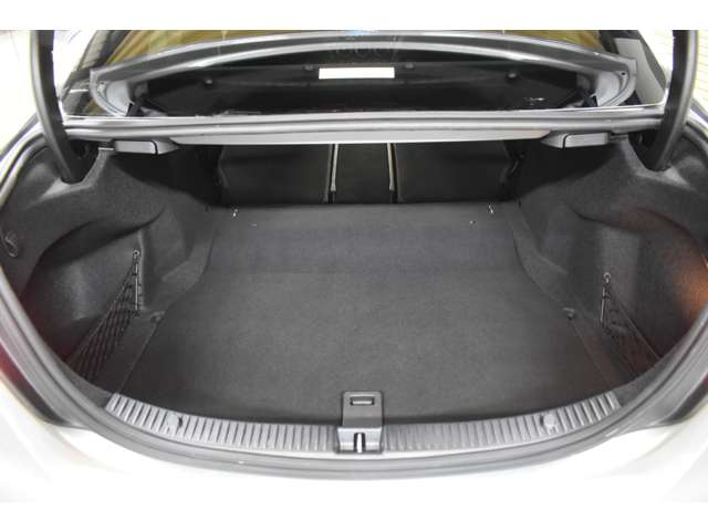 メルセデスベンツ Ｃクラス Ｃ２００ ローレウス エディション （ＢＳＧ搭載モデル） スポーツプラスパッケージ R1年 (関東) 99