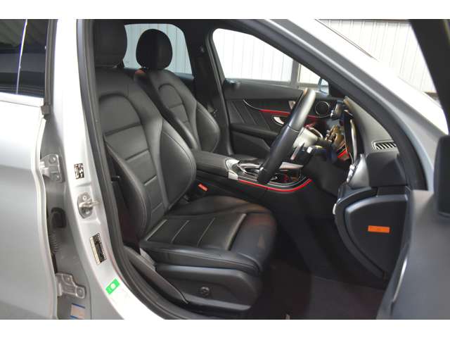 メルセデスベンツ Ｃクラス Ｃ２００ ローレウス エディション （ＢＳＧ搭載モデル） スポーツプラスパッケージ R1年 (関東) 99