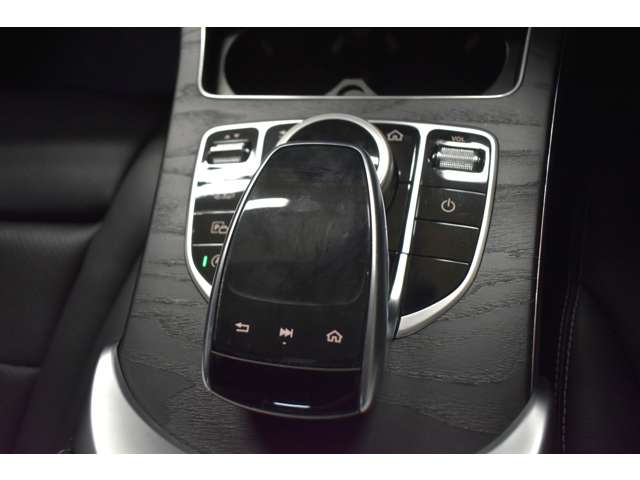 メルセデスベンツ Ｃクラス Ｃ２００ ローレウス エディション （ＢＳＧ搭載モデル） スポーツプラスパッケージ R1年 (関東) 99