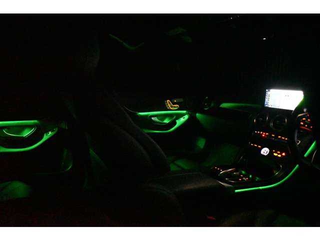 メルセデスベンツ Ｃクラス Ｃ２００ ローレウス エディション （ＢＳＧ搭載モデル） スポーツプラスパッケージ R1年 (関東) 99