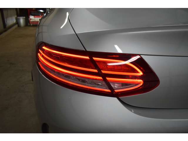 メルセデスベンツ Ｃクラス Ｃ１８０ スポーツ レザーエクスクルーシブパッケージ R1年 (関東) 99