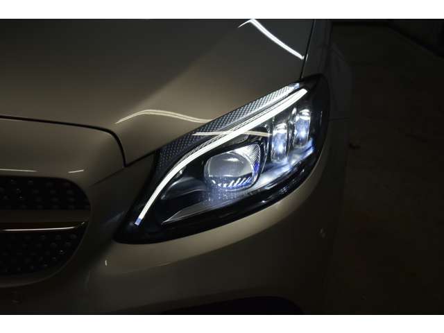 メルセデスベンツ Ｃクラス Ｃ１８０ スポーツ レザーエクスクルーシブパッケージ R1年 (関東) 99