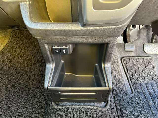 スズキ クロスビー １．０ ハイブリッド ＭＶ ４ＷＤ R5年 (北海道) 99