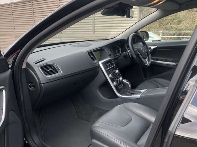 ボルボ Ｖ６０ Ｄ４ ＳＥ ディーゼルターボ H28年 (東北) 99