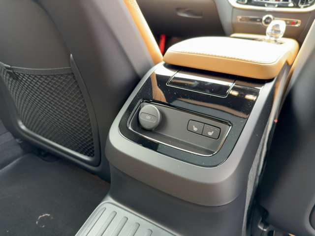 ボルボ Ｖ６０ リチャージ アルティメット Ｔ６ ＡＷＤ プラグイン ハイブリッド ４ＷＤ R6年 (東北) 99