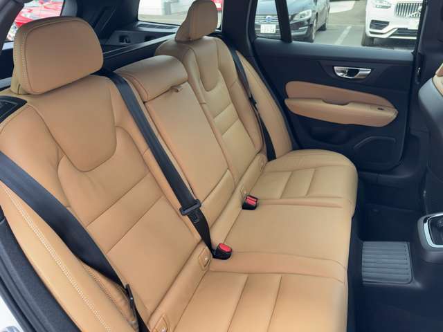 ボルボ Ｖ６０ リチャージ アルティメット Ｔ６ ＡＷＤ プラグイン ハイブリッド ４ＷＤ R6年 (東北) 99