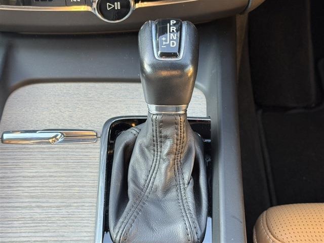 ボルボ ＸＣ６０ Ｔ５ ＡＷＤ インスクリプション ４ＷＤ R2年 (東北) 99