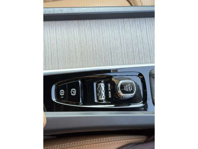 ボルボ ＸＣ６０ Ｔ５ ＡＷＤ インスクリプション ４ＷＤ R2年 (東北) 99