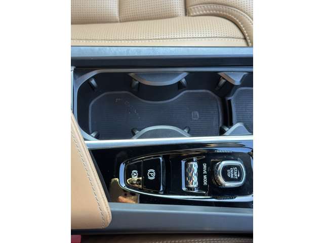 ボルボ ＸＣ６０ Ｔ５ ＡＷＤ インスクリプション ４ＷＤ R2年 (東北) 99