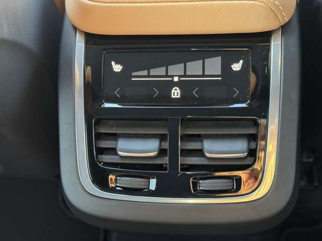 ボルボ ＸＣ６０ Ｔ５ ＡＷＤ インスクリプション ４ＷＤ R2年 (東北) 99