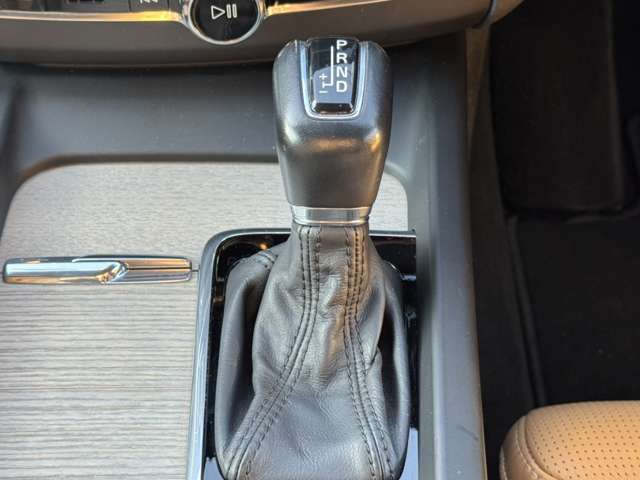 ボルボ ＸＣ６０ Ｔ５ ＡＷＤ インスクリプション ４ＷＤ R2年 (東北) 99