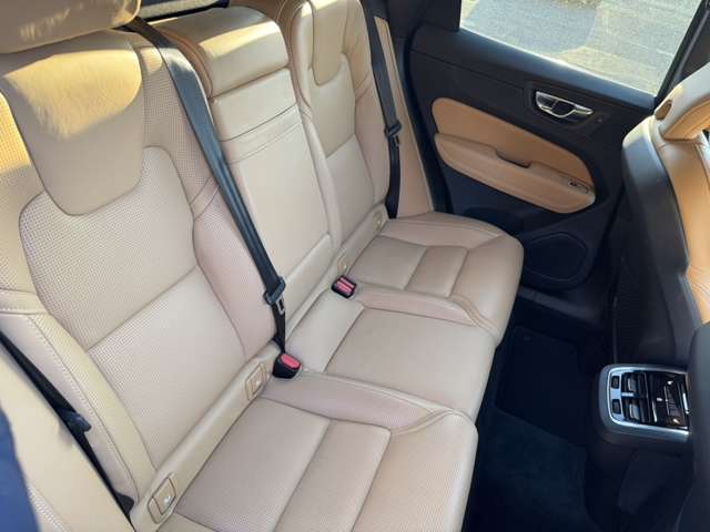 ボルボ ＸＣ６０ Ｔ５ ＡＷＤ インスクリプション ４ＷＤ R2年 (東北) 99