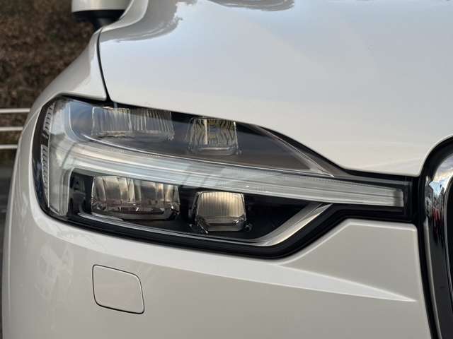 ボルボ ＸＣ６０ Ｔ５ ＡＷＤ インスクリプション ４ＷＤ R2年 (東北) 99