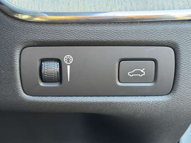 ボルボ ＸＣ６０ Ｔ５ ＡＷＤ インスクリプション ４ＷＤ R2年 (東北) 99