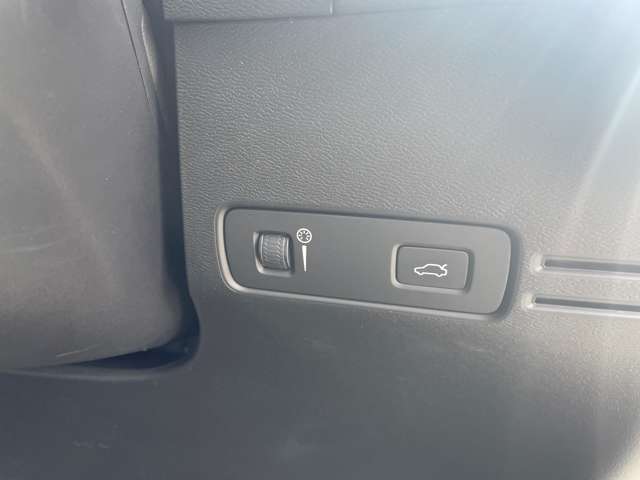 ボルボ ＸＣ４０ Ｔ４ ＡＷＤ インスクリプション ４ＷＤ R2年 (東北) 99