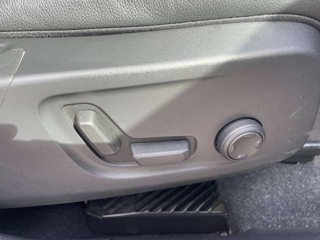 ボルボ ＸＣ４０ Ｔ４ ＡＷＤ インスクリプション ４ＷＤ R2年 (東北) 99