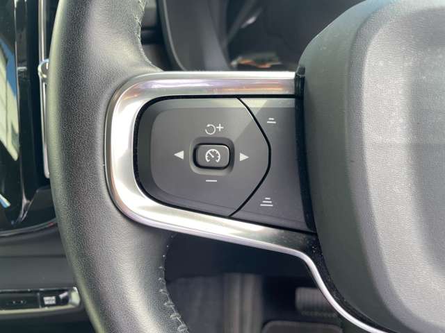 ボルボ ＸＣ４０ Ｔ４ ＡＷＤ インスクリプション ４ＷＤ R2年 (東北) 99