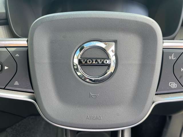 ボルボ ＸＣ４０ Ｔ４ ＡＷＤ インスクリプション ４ＷＤ R2年 (東北) 99