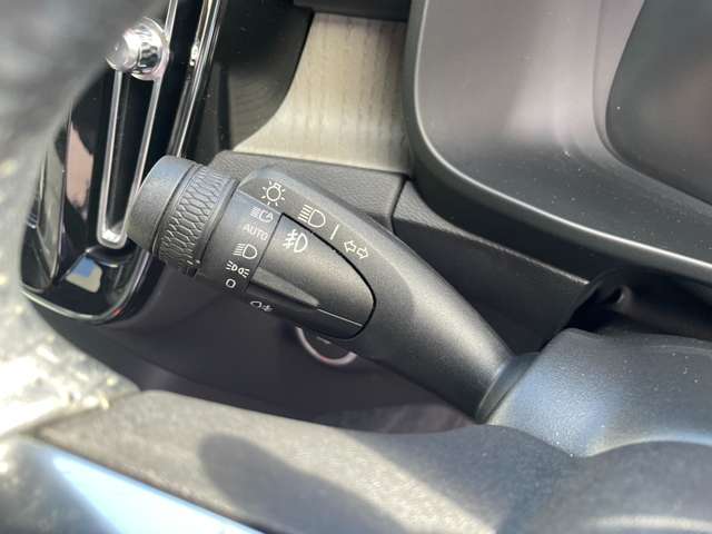 ボルボ ＸＣ４０ Ｔ４ ＡＷＤ インスクリプション ４ＷＤ R2年 (東北) 99