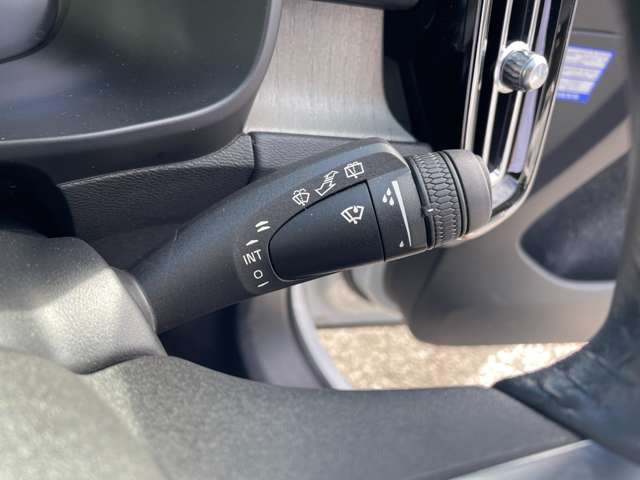 ボルボ ＸＣ４０ Ｔ４ ＡＷＤ インスクリプション ４ＷＤ R2年 (東北) 99