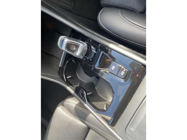 ボルボ ＸＣ４０ Ｔ４ ＡＷＤ インスクリプション ４ＷＤ R2年 (東北) 99