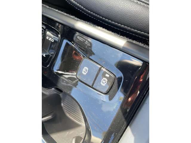 ボルボ ＸＣ４０ Ｔ４ ＡＷＤ インスクリプション ４ＷＤ R2年 (東北) 99