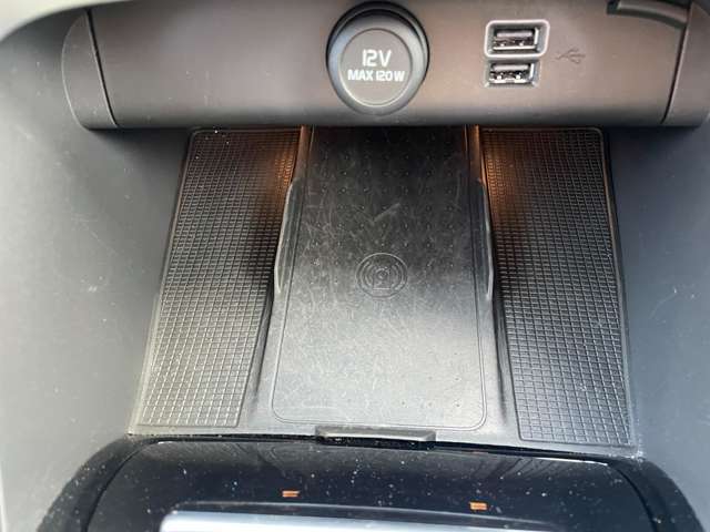 ボルボ ＸＣ４０ Ｔ４ ＡＷＤ インスクリプション ４ＷＤ R2年 (東北) 99