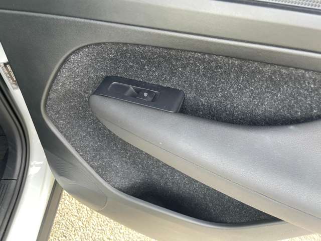 ボルボ ＸＣ４０ Ｔ４ ＡＷＤ インスクリプション ４ＷＤ R2年 (東北) 99