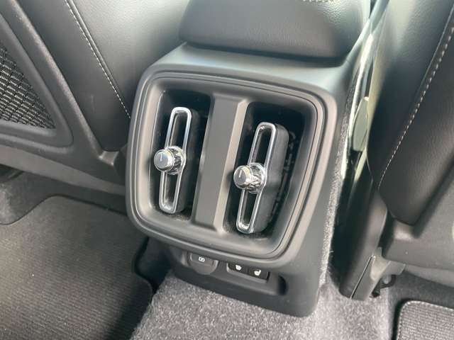 ボルボ ＸＣ４０ Ｔ４ ＡＷＤ インスクリプション ４ＷＤ R2年 (東北) 99