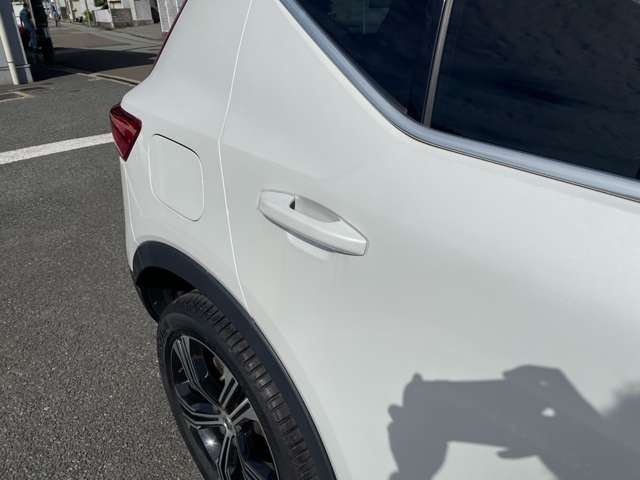 ボルボ ＸＣ４０ Ｔ４ ＡＷＤ インスクリプション ４ＷＤ R2年 (東北) 99