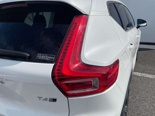 ボルボ ＸＣ４０ Ｔ４ ＡＷＤ インスクリプション ４ＷＤ R2年 (東北) 99