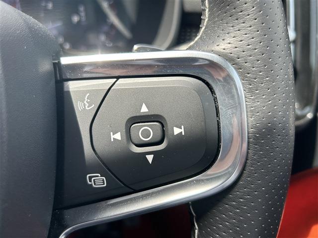 ボルボ ＸＣ４０ Ｔ４ ＡＷＤ Ｒデザイン ４ＷＤ R1年 (東北) 99