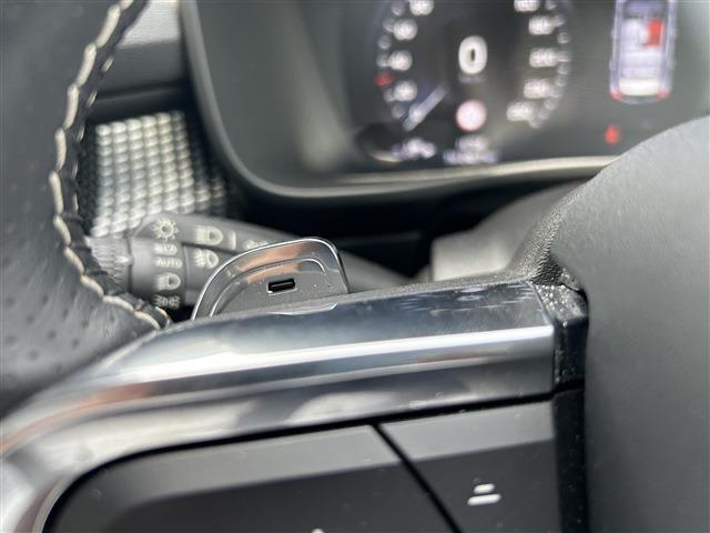 ボルボ ＸＣ４０ Ｔ４ ＡＷＤ Ｒデザイン ４ＷＤ R1年 (東北) 99