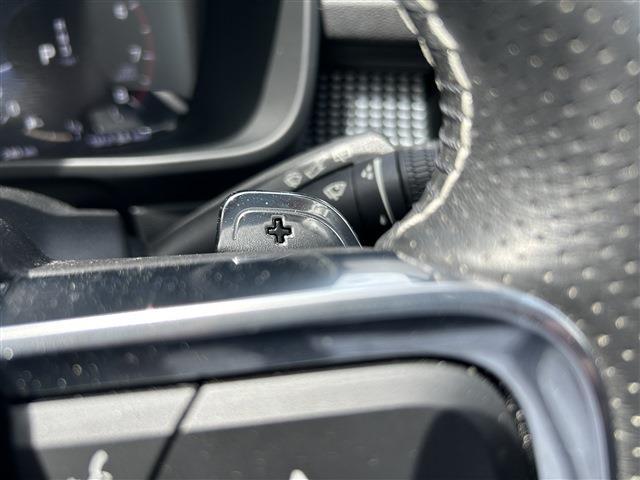 ボルボ ＸＣ４０ Ｔ４ ＡＷＤ Ｒデザイン ４ＷＤ R1年 (東北) 99