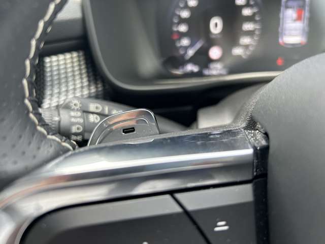 ボルボ ＸＣ４０ Ｔ４ ＡＷＤ Ｒデザイン ４ＷＤ R1年 (東北) 99