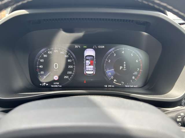 ボルボ ＸＣ４０ Ｔ４ ＡＷＤ Ｒデザイン ４ＷＤ R1年 (東北) 99