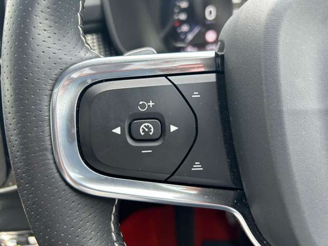 ボルボ ＸＣ４０ Ｔ４ ＡＷＤ Ｒデザイン ４ＷＤ R1年 (東北) 99