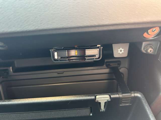 ボルボ ＸＣ４０ Ｔ４ ＡＷＤ Ｒデザイン ４ＷＤ R1年 (東北) 99