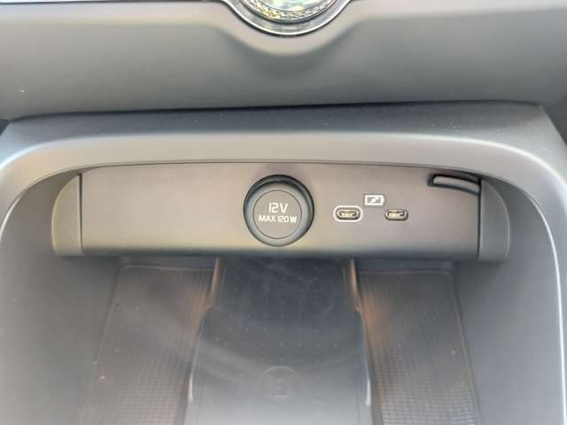 ボルボ ＸＣ４０リチャージ アルティメット シングルモーター R5年 (東北) 99