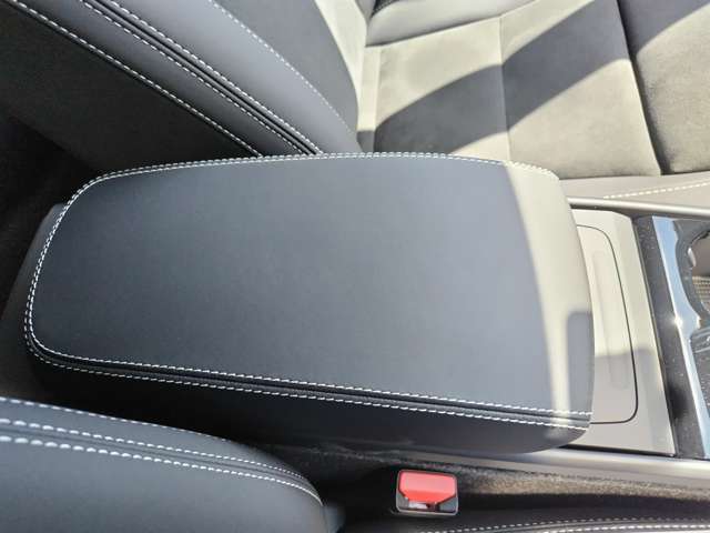 ボルボ ＸＣ４０リチャージ アルティメット シングルモーター R5年 (東北) 99