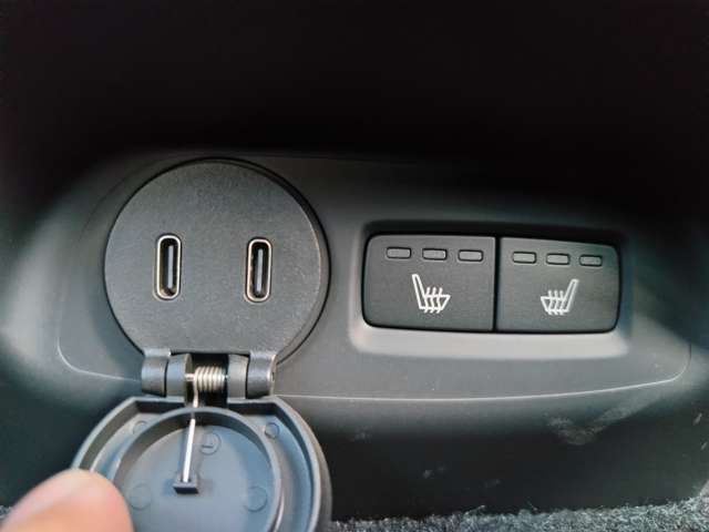 ボルボ ＸＣ４０リチャージ アルティメット シングルモーター R5年 (東北) 99