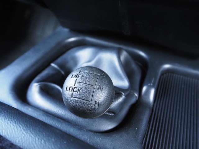 ランドローバー ディフェンダー ９０ R3年 (関東) 99