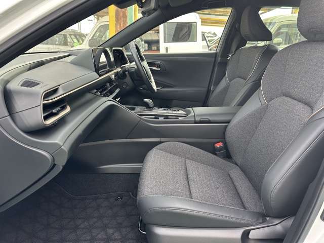 トヨタ クラウン　クロスオーバー　ハイブリッド ２．５ Ｇ アドバンスト Ｅ－ＦＯＵＲ ４ＷＤ R4年 (東海) 99