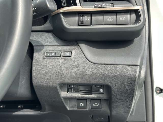 トヨタ クラウン　クロスオーバー　ハイブリッド ２．５ Ｇ アドバンスト Ｅ－ＦＯＵＲ ４ＷＤ R4年 (東海) 99