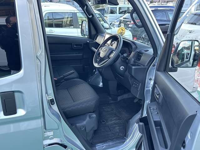 ダイハツ ハイゼットカーゴ ６６０ デラックス R7年 (東海) 99