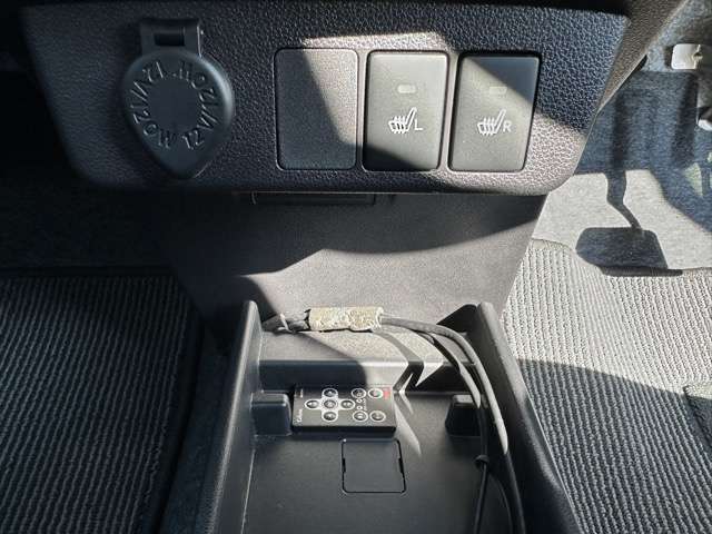 トヨタ ピクシス　エポック ６６０ Ｇ ＳＡＩＩＩ ４ＷＤ R4年 (東海) 99